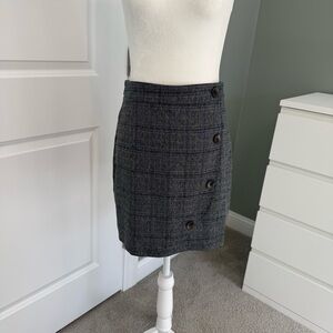 NWT Francesca’s Plaid Button Detail Skirt, M